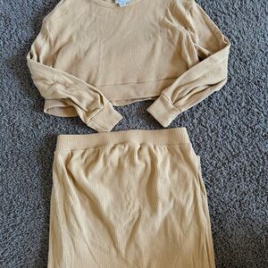 Ingrid & Isabel Maternity Two Piece Set - Size M